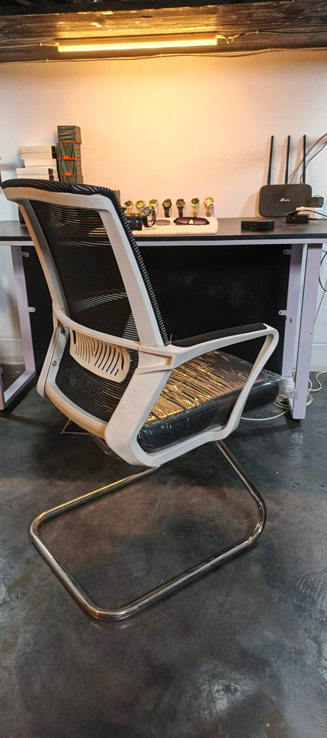 Falcon 38 White Visitor SS - Image 3