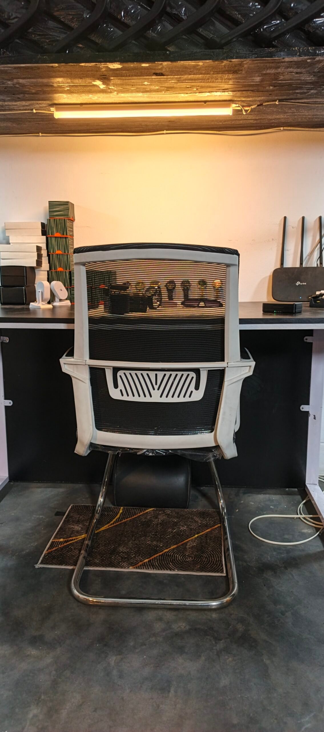 Falcon 38 White Visitor SS - Image 4